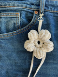 Flower bag charm - Creme gold