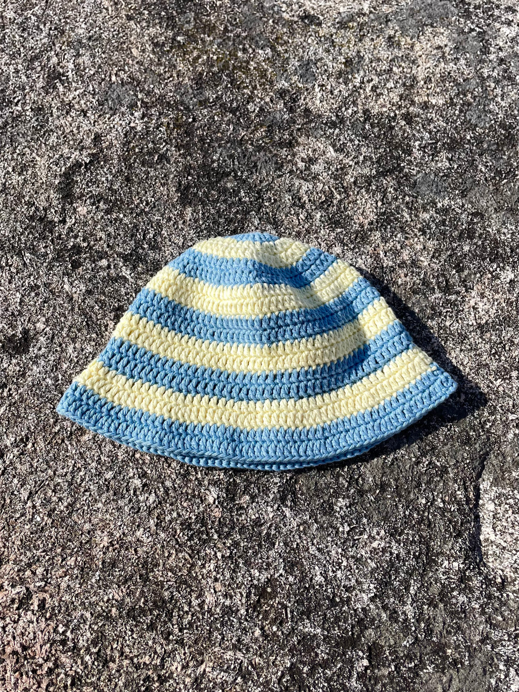 Lisa Bucket Hat Ljusblå/gul