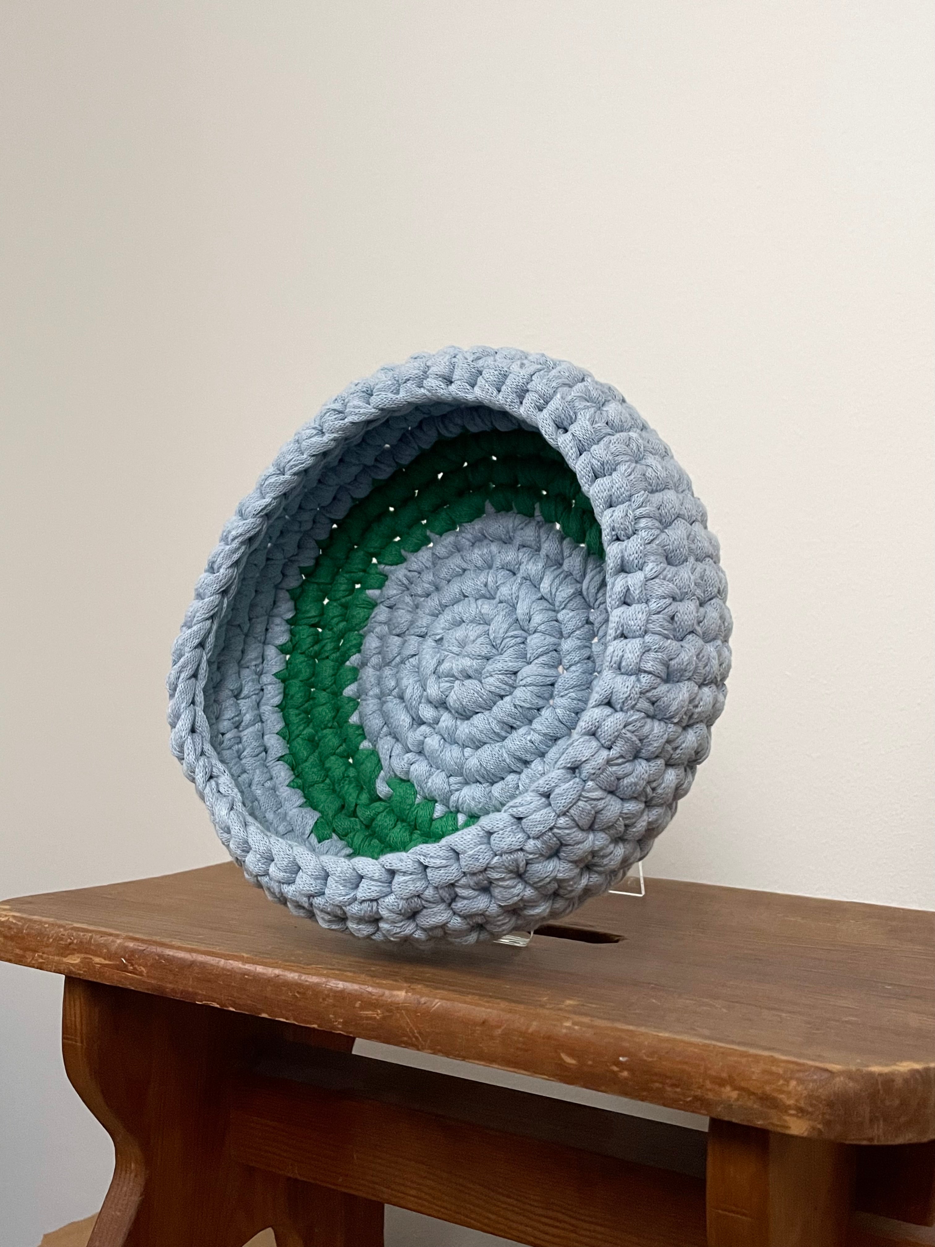 Virkad korg - Mellan ljusblå